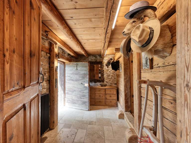 Maison Demi-Quartier - 11 chambres - 365m²