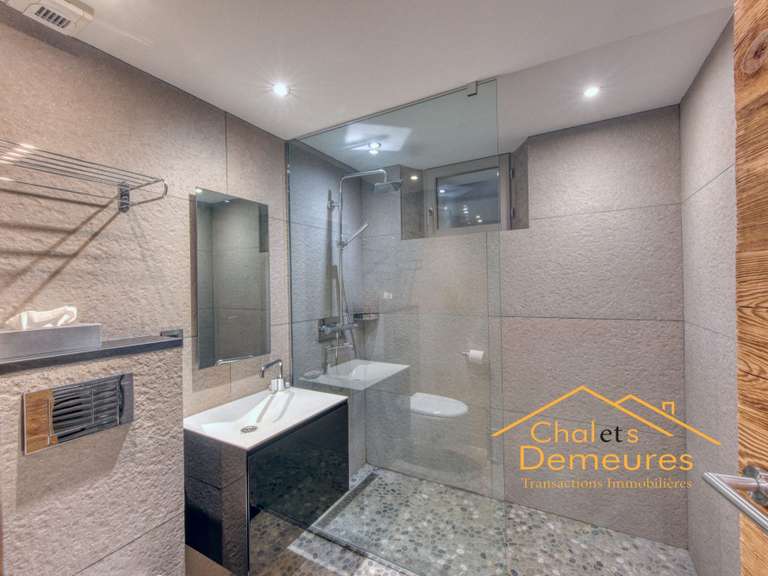 Maison Demi-Quartier - 6 chambres - 307m²