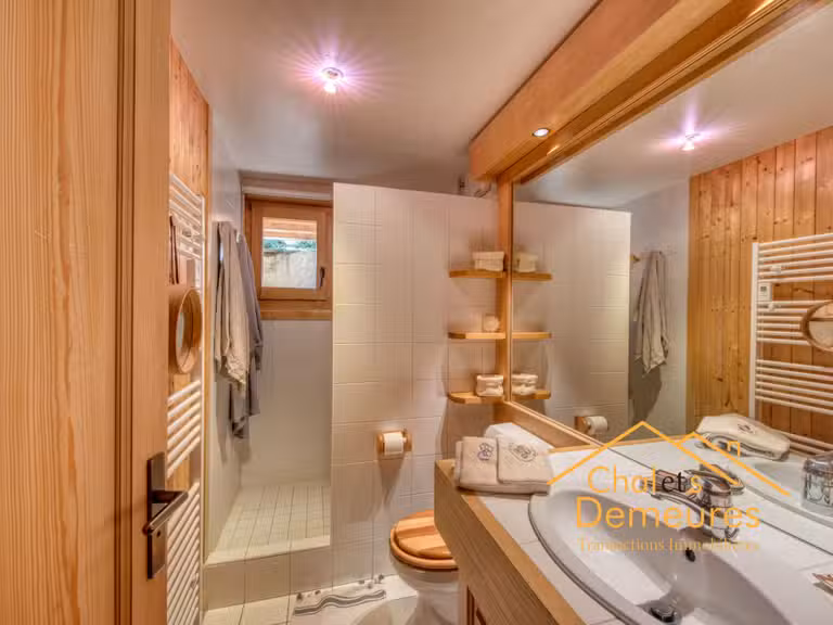 Maison Demi-Quartier - 5 chambres - 217m²
