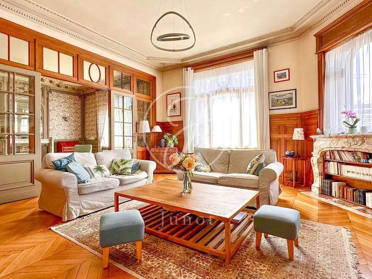 Maison Deûlémont - 8 chambres - 563m²