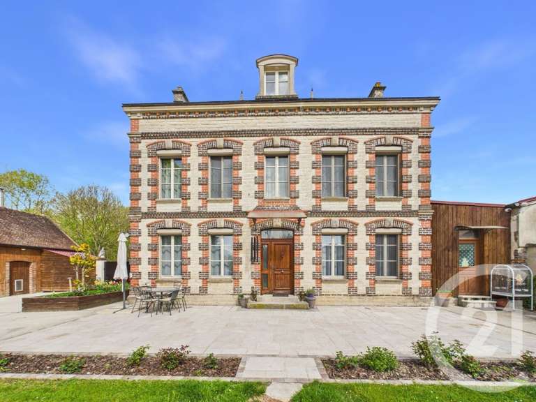Maison Dierrey-Saint-Pierre - 7 chambres - 306m²