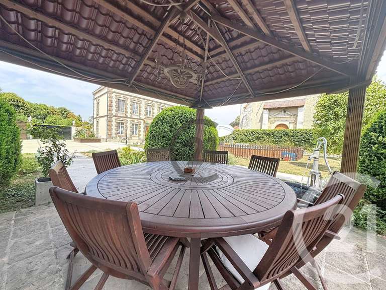 Maison Dierrey-Saint-Pierre - 7 chambres - 306m²