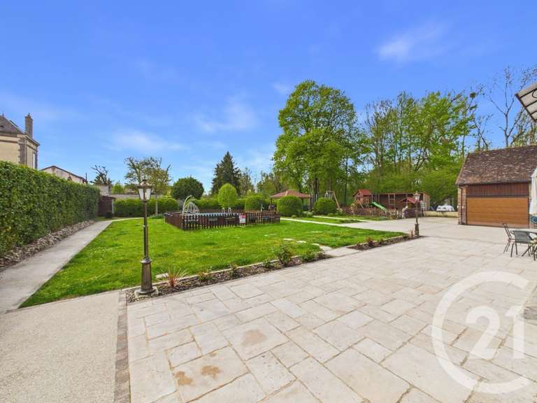 Maison Dierrey-Saint-Pierre - 7 chambres - 306m²