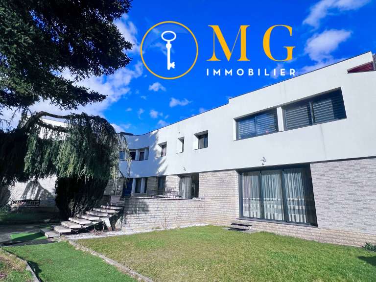 Maison Digne-les-Bains - 6 chambres - 348m²