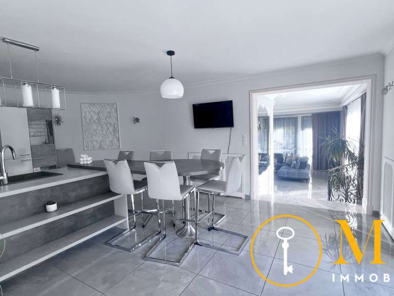 Maison Digne-les-Bains - 6 chambres - 348m²