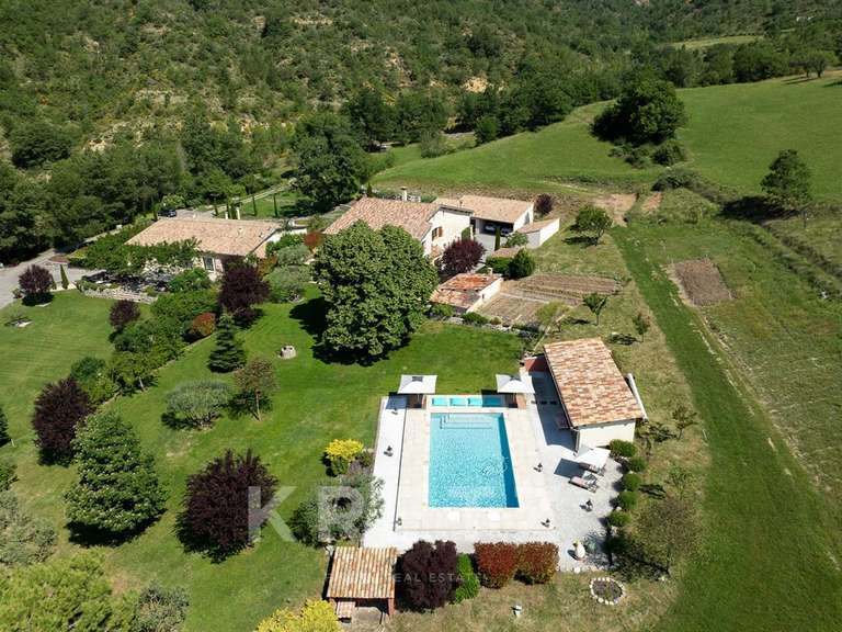 Maison Digne-les-Bains - 5 chambres - 700m²