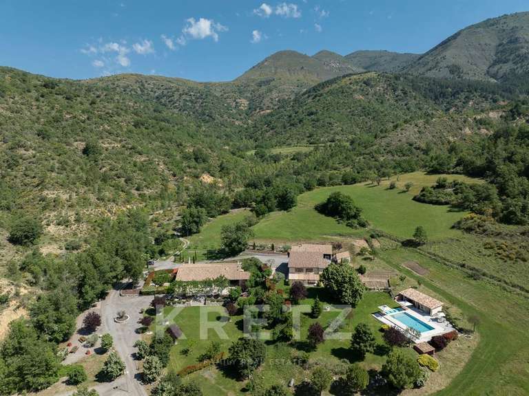 Maison Digne-les-Bains - 5 chambres - 700m²