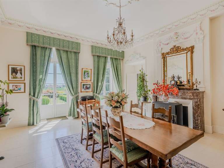 Château Dijon - 685m²