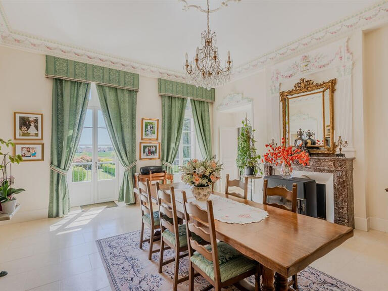 Château Dijon - 685m²