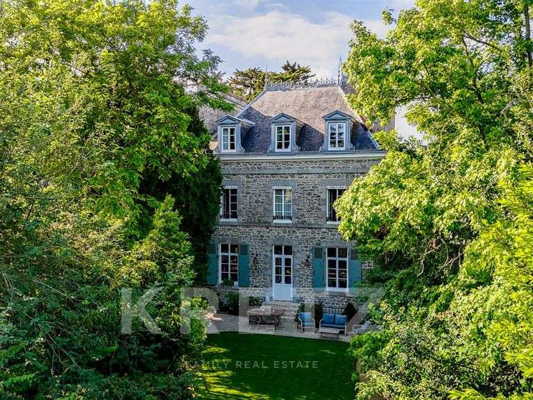 Maison Dinan - 6 chambres - 240m²