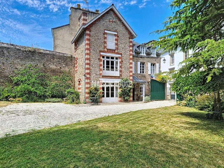 House Dinan - 5 bedrooms