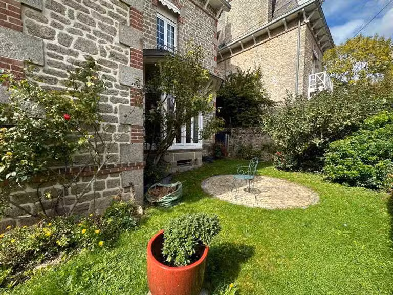 Maison Dinan - 8 chambres