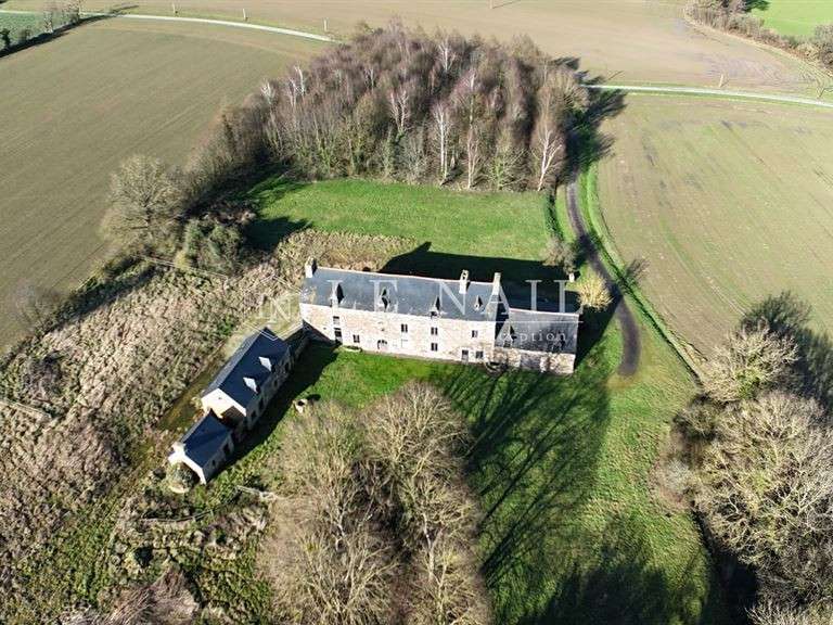 Manor Dinan - 5 bedrooms - 386m²
