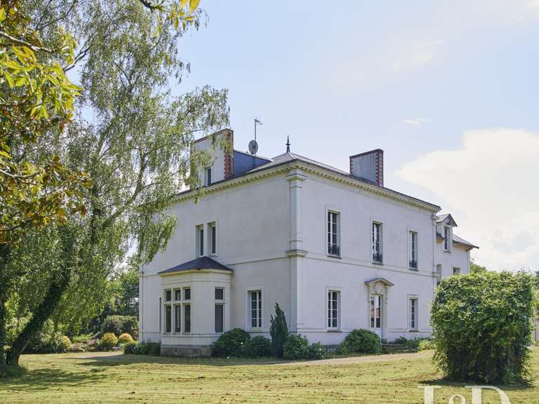 Maison Divatte-sur-Loire - 6 chambres - 460m²