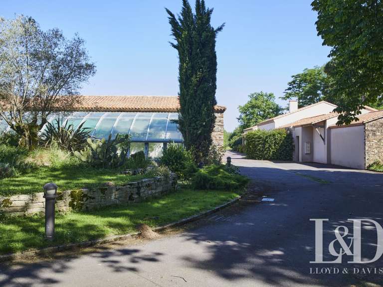 Maison Divatte-sur-Loire - 6 chambres - 460m²