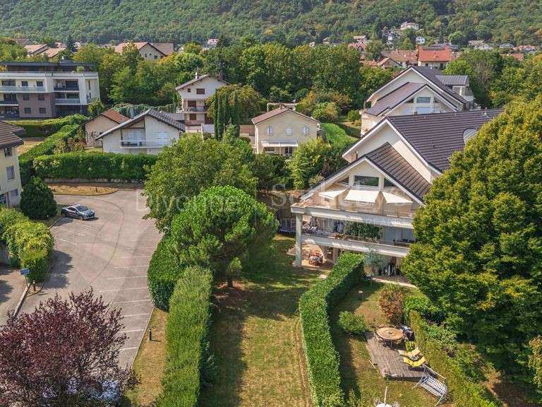 Appartement Divonne-les-Bains - 3 chambres - 107m²