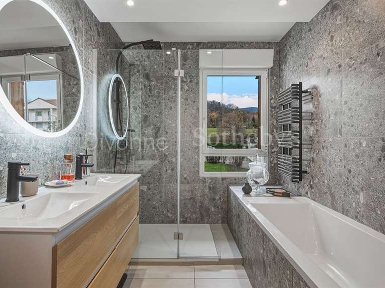 Appartement Divonne-les-Bains - 2 chambres - 101m²