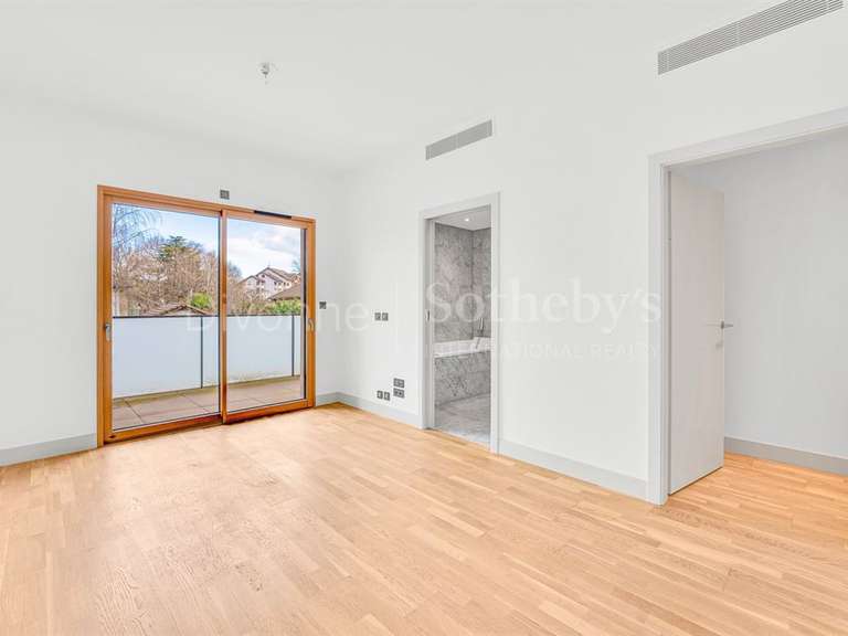 Appartement Divonne-les-Bains - 5 chambres - 291m²