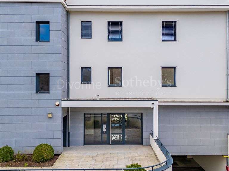 Appartement Divonne-les-Bains - 5 chambres - 268m²