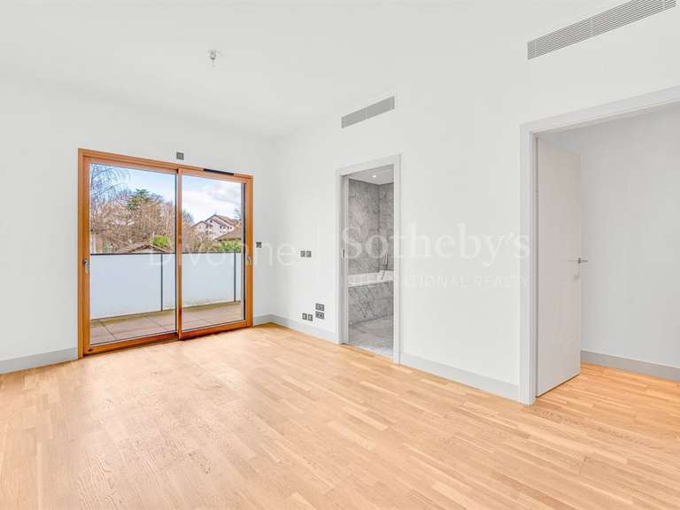 Appartement Divonne-les-Bains - 5 chambres - 291m²