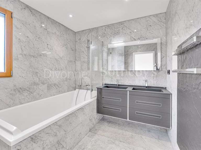 Appartement Divonne-les-Bains - 5 chambres - 291m²