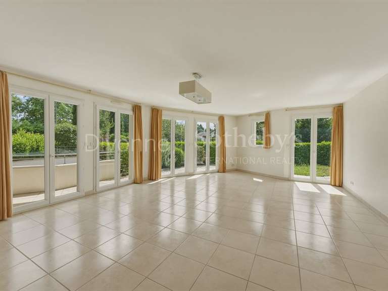 Apartment Divonne-les-Bains - 2 bedrooms - 98m²