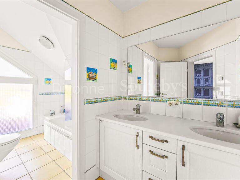 Maison Divonne-les-Bains - 4 chambres - 280m²