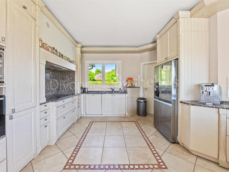Maison Divonne-les-Bains - 4 chambres - 280m²