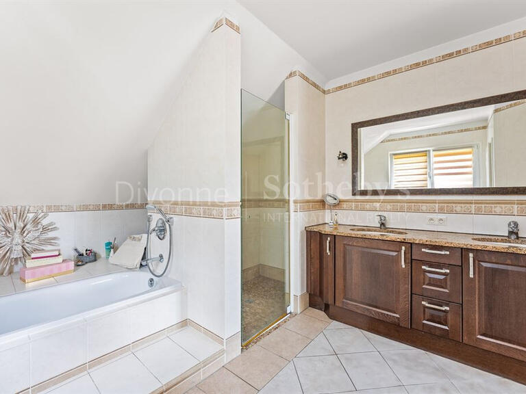 Maison Divonne-les-Bains - 4 chambres - 280m²