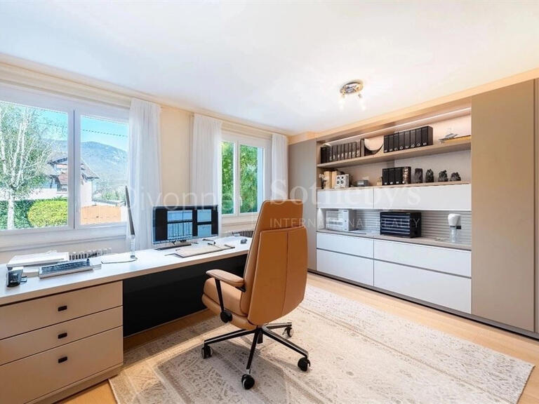 Maison Divonne-les-Bains - 5 chambres - 424m²