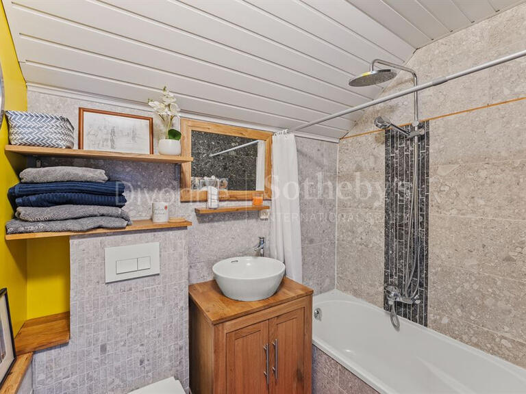 Maison Divonne-les-Bains - 3 chambres - 158m²