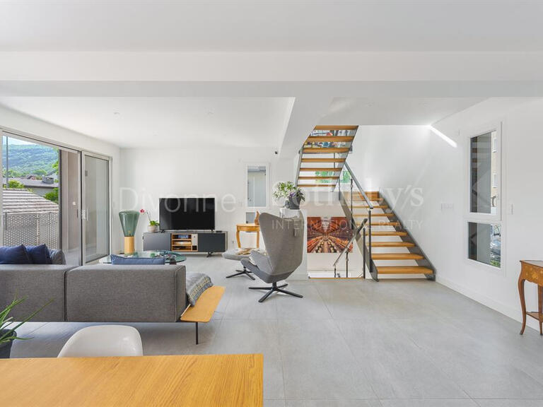 House Divonne-les-Bains - 5 bedrooms - 210m²