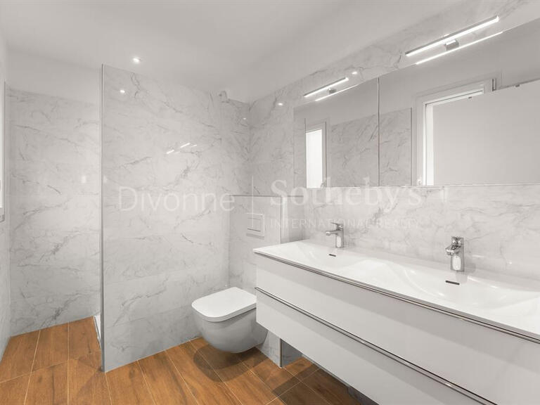 House Divonne-les-Bains - 5 bedrooms - 210m²