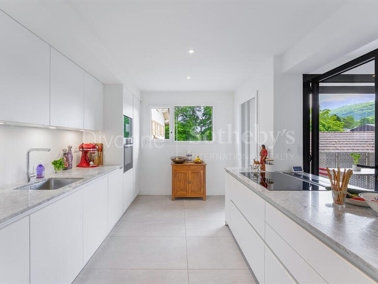 House Divonne-les-Bains - 5 bedrooms - 210m²