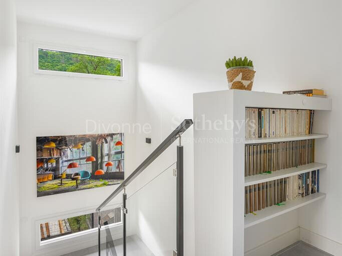 House Divonne-les-Bains - 5 bedrooms - 210m²