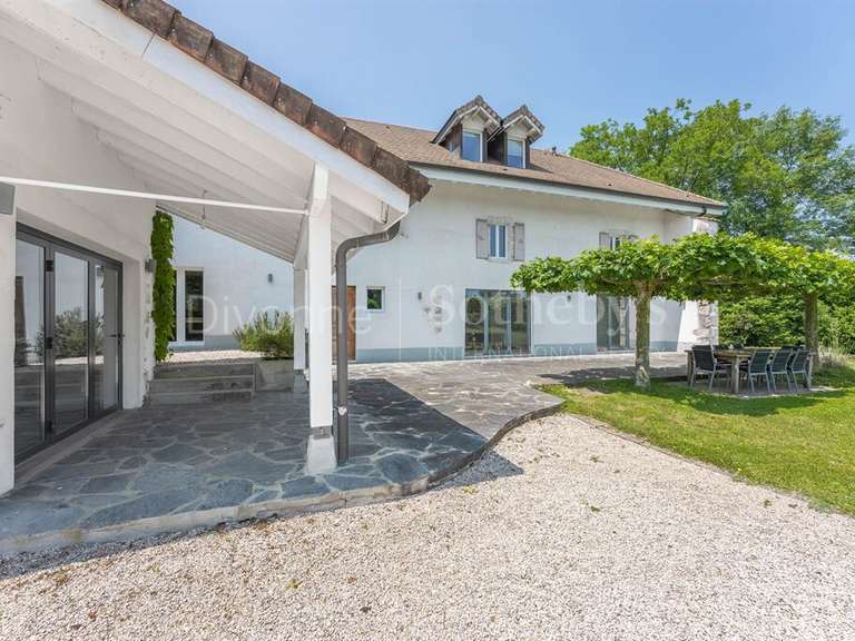 Maison Divonne-les-Bains - 5 chambres - 347m²