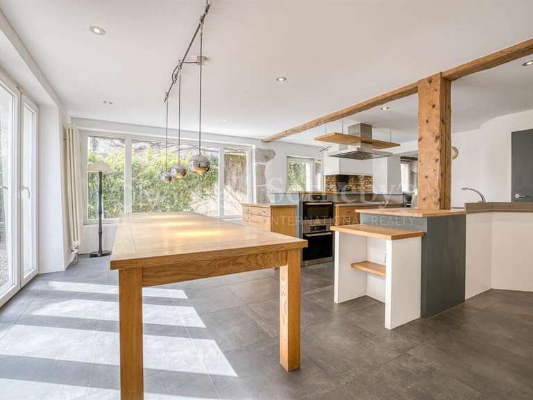 Maison Divonne-les-Bains - 5 chambres - 347m²