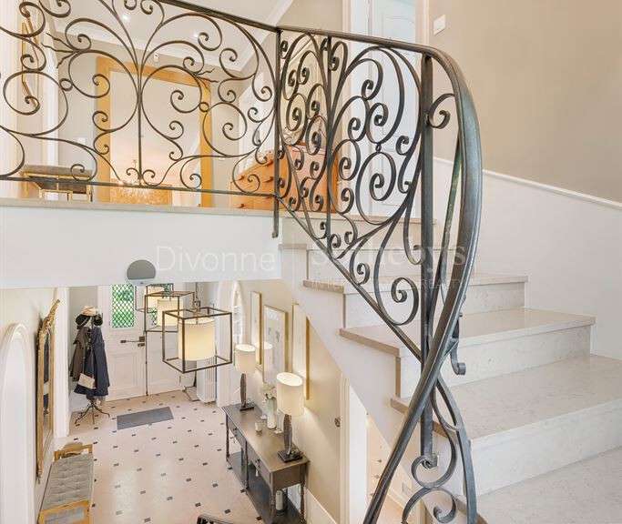 Maison Divonne-les-Bains - 5 chambres - 350m²