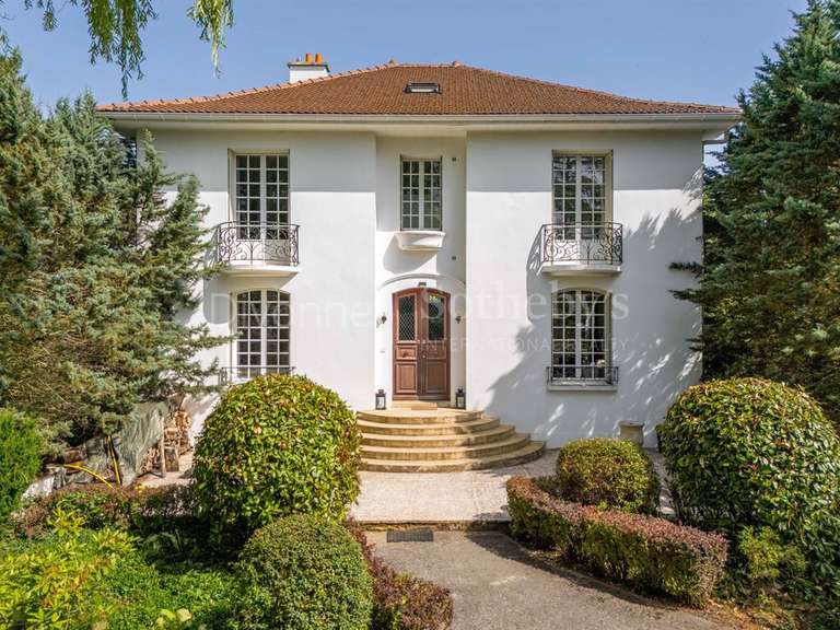 Maison Divonne-les-Bains - 5 chambres - 350m²