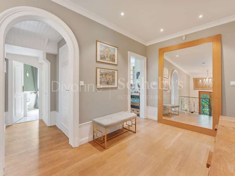 Maison Divonne-les-Bains - 5 chambres - 350m²
