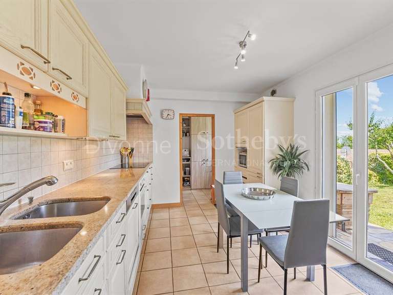 Maison Divonne-les-Bains - 6 chambres - 192m²