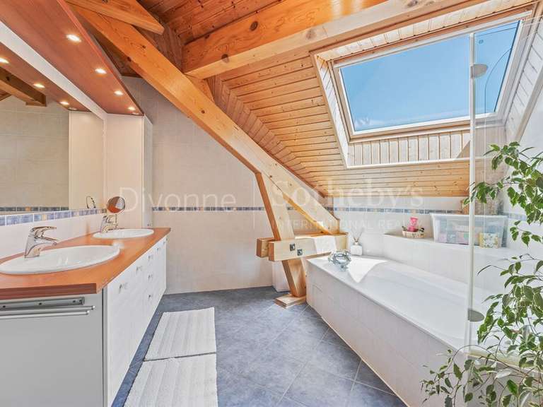 Maison Divonne-les-Bains - 6 chambres - 192m²