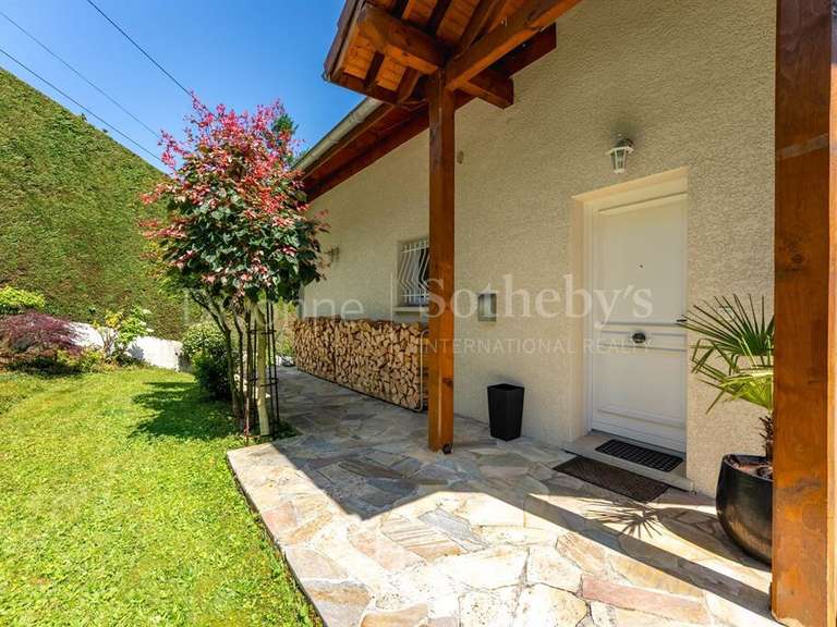 Maison Divonne-les-Bains - 6 chambres - 192m²