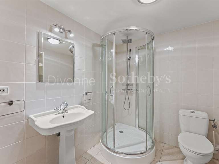 Maison Divonne-les-Bains - 6 chambres - 192m²