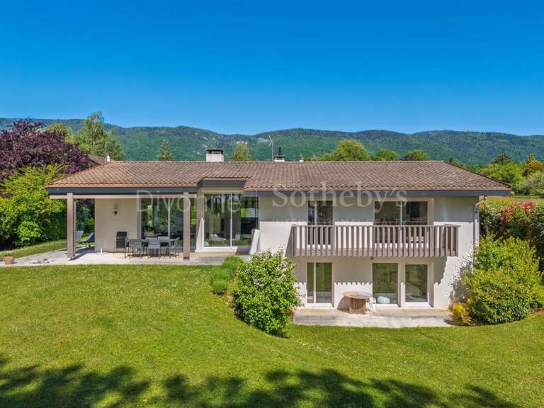 Maison Divonne-les-Bains - 4 chambres - 233m²