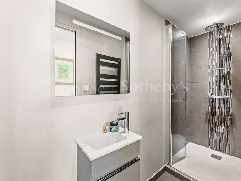 Maison Divonne-les-Bains - 4 chambres - 233m²