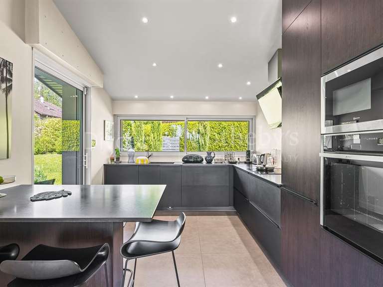 Maison Divonne-les-Bains - 4 chambres - 233m²