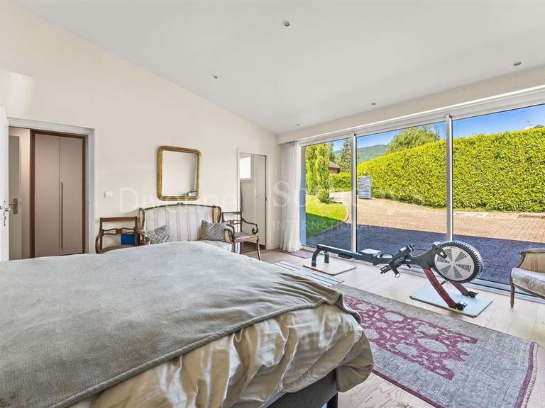 Maison Divonne-les-Bains - 4 chambres - 233m²