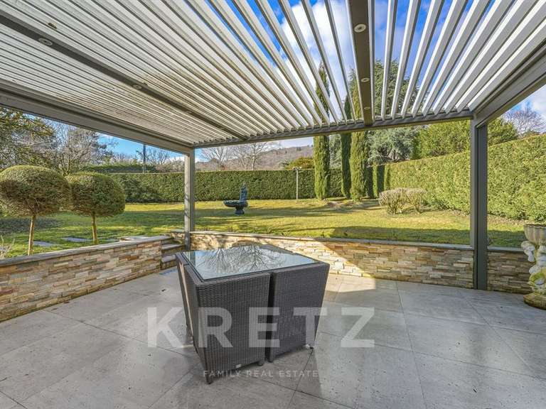 Maison Divonne-les-Bains - 6 chambres - 390m²