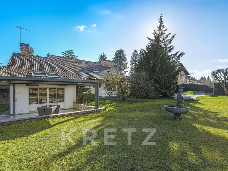 Maison Divonne-les-Bains - 6 chambres - 390m²